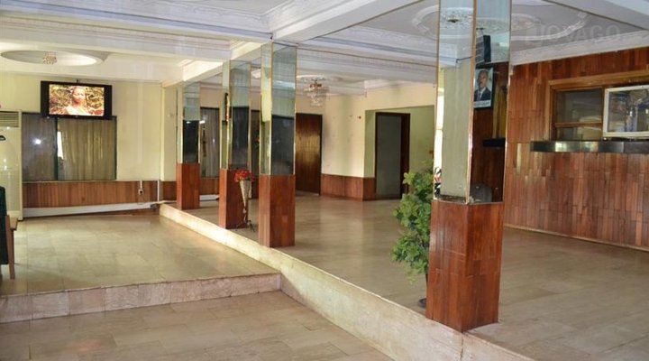 Fast Spring Hotel and Suite