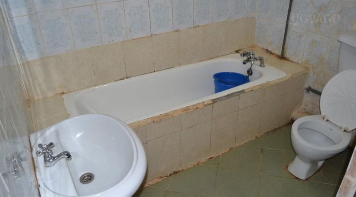 Fast Spring Hotel and Suite