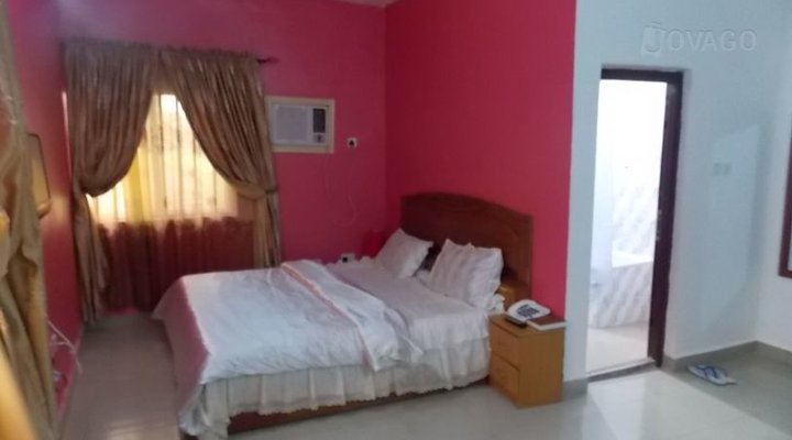 Lennox Gardens Hotel