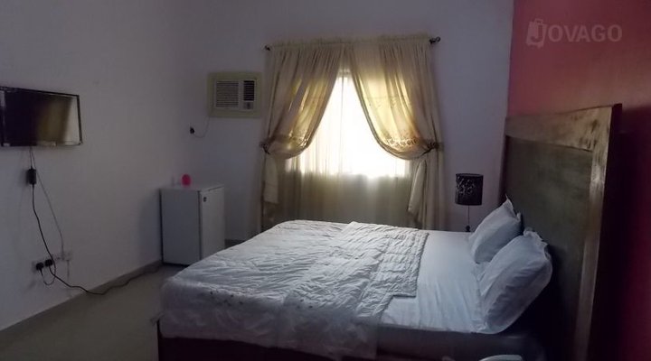 Lennox Gardens Hotel