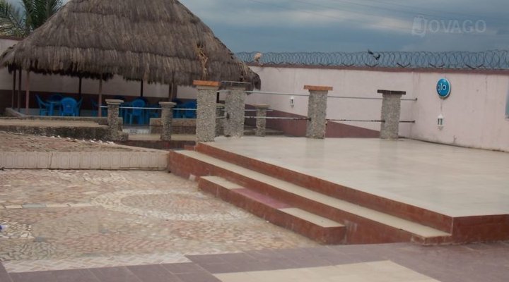 D' Base Hotel, Amasiri