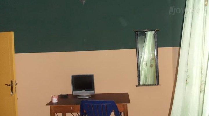 D' Base Hotel, Amasiri