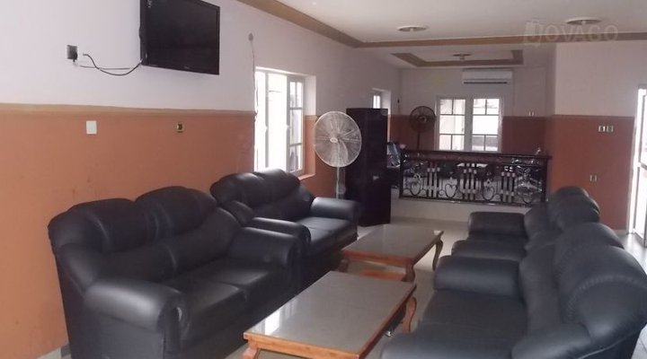 D' Base Hotel, Amasiri