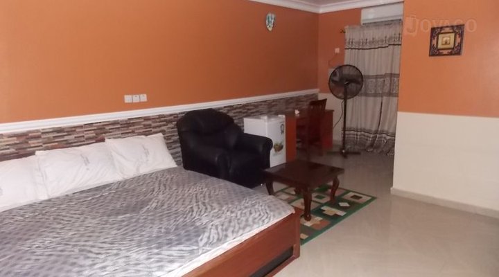 D' Base Hotel, Amasiri