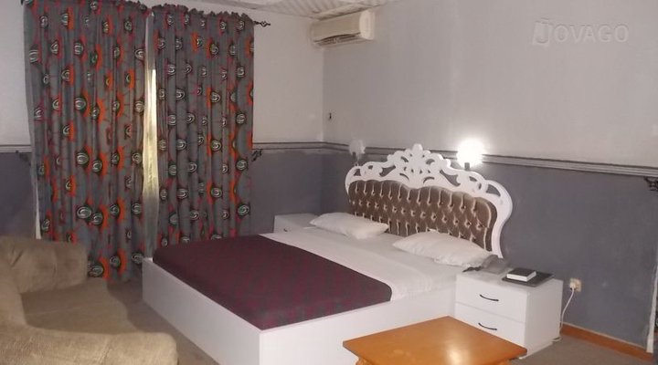 Grace court Hotel & Suites