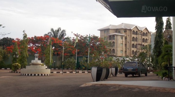Grace court Hotel & Suites