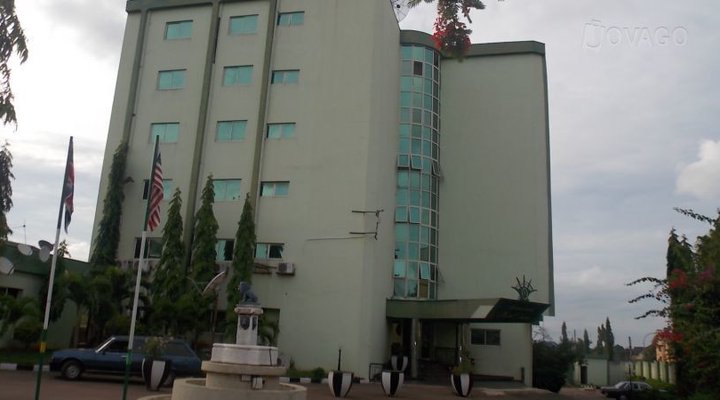 Grace court Hotel & Suites
