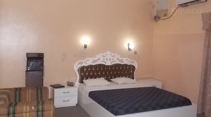 Grace court Hotel & Suites