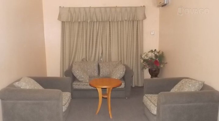 Grace court Hotel & Suites