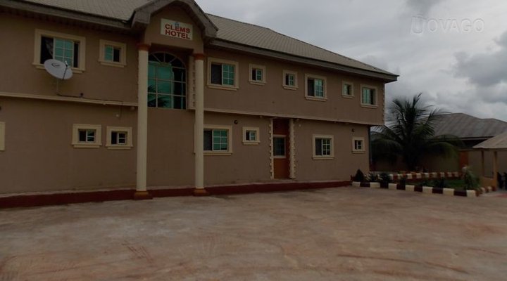 Clems Hotel