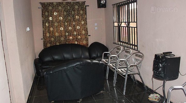 Bamrak Hotel & Suites