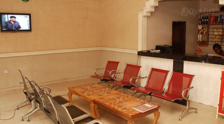 De Kingz Corner Hotel