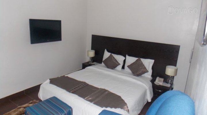 Rolak Hotel