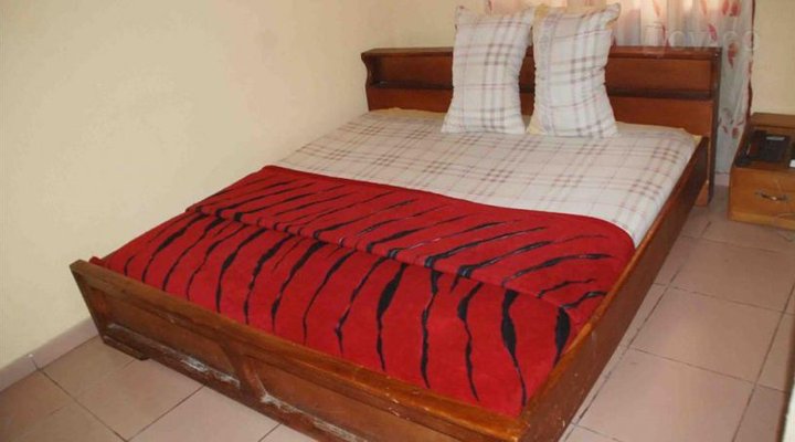 De-Koms Royal Suites (New Site)