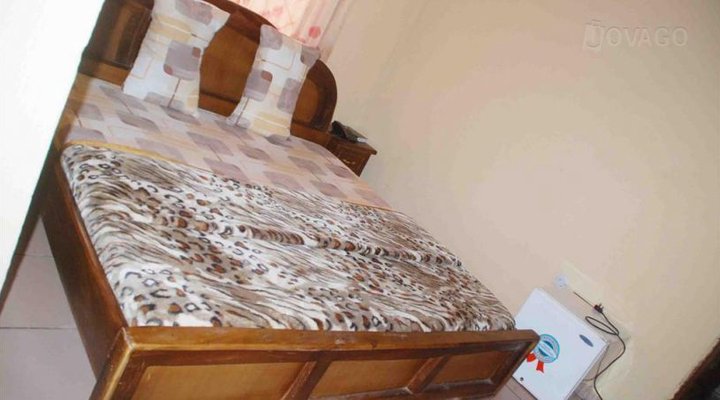 De-Koms Royal Suites (New Site)