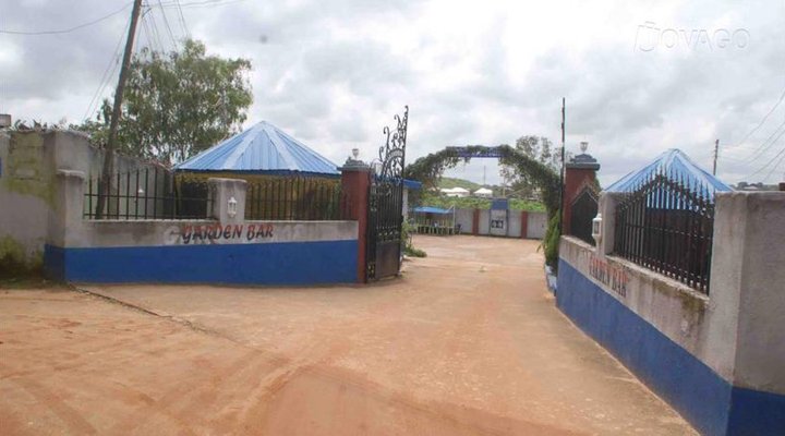 De-Koms Royal Suites (New Site)