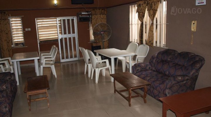 Mevron Suites and Garden