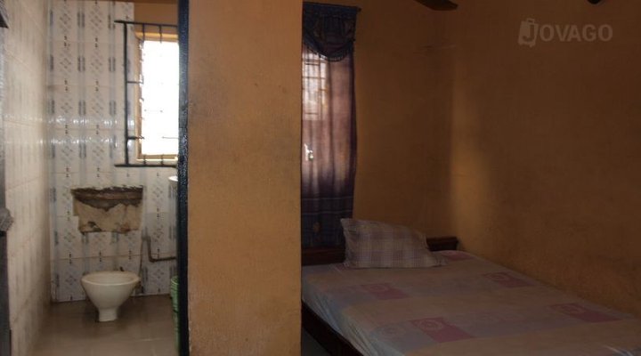 Top Africana Guest House (Ikorodu)