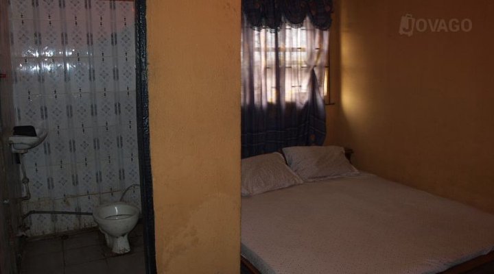 Top Africana Guest House (Ikorodu)