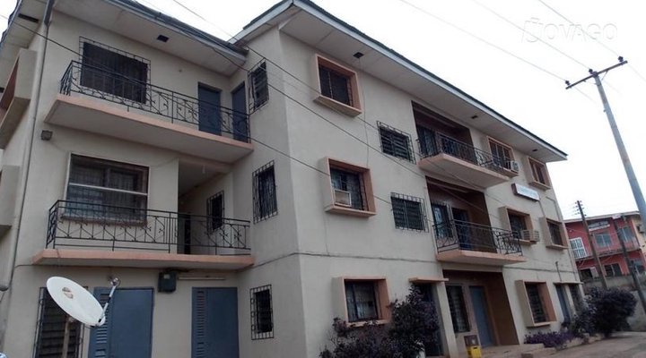 Safety Hotel, Uwani