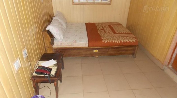 Phinas Guest House