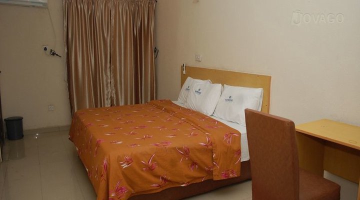 Supreme Hotel & Suites