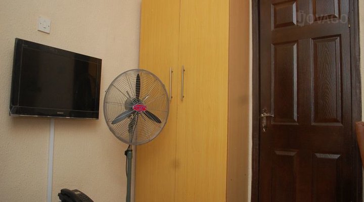 Supreme Hotel & Suites