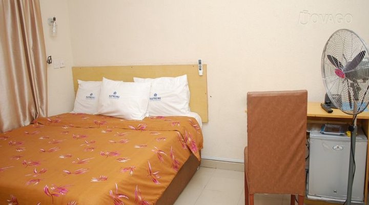 Supreme Hotel & Suites