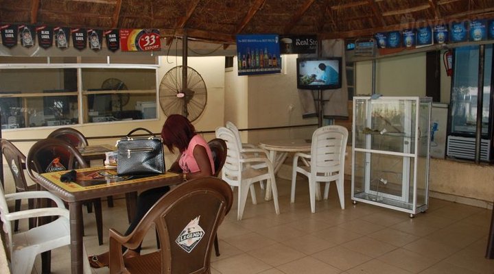 Supreme Hotel & Suites