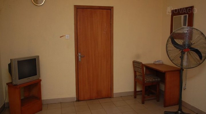 Supreme Hotel & Suites