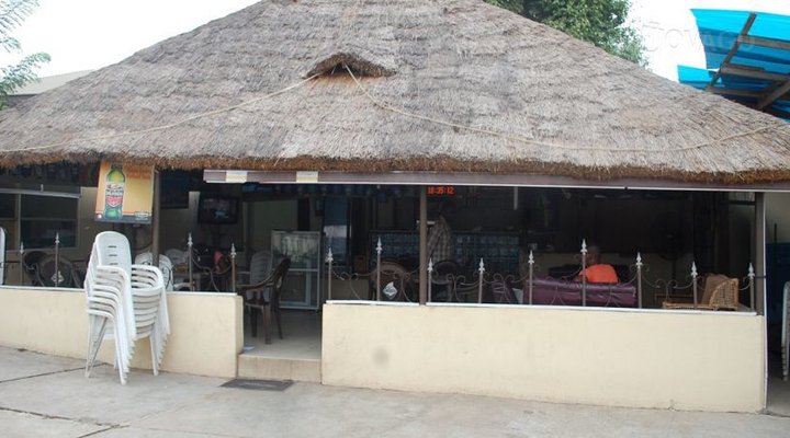 Supreme Hotel & Suites