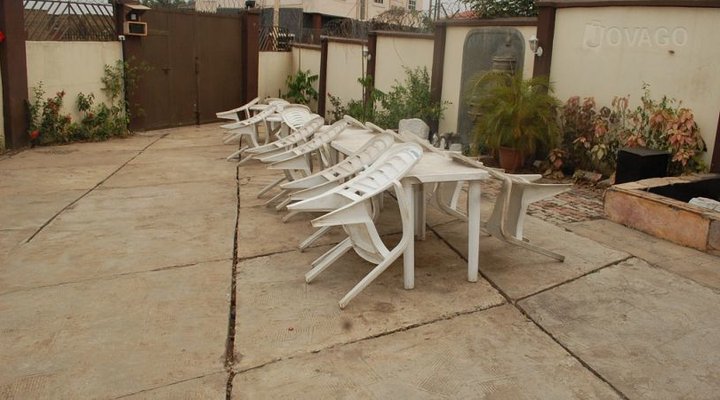 Supreme Hotel & Suites