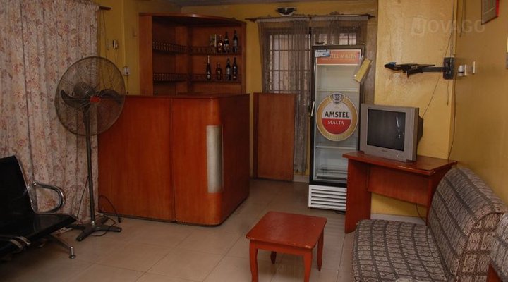 Supreme Hotel & Suites