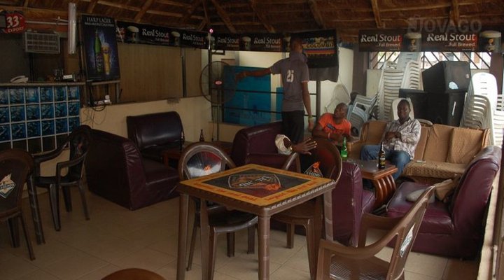 Supreme Hotel & Suites