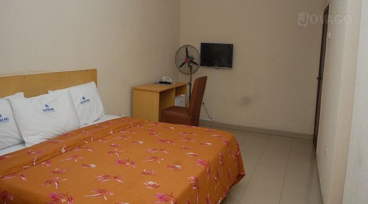 Supreme Hotel & Suites