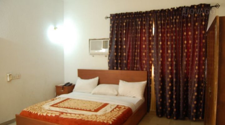 Paragon Suites Annex