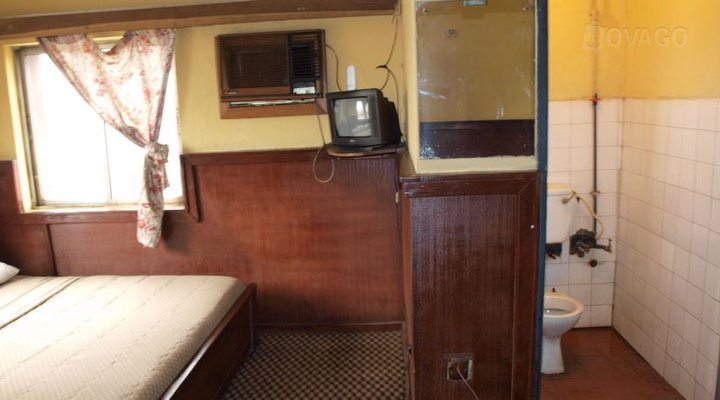 Islander Hotel