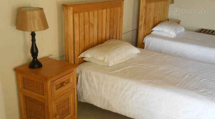 Alcon Cottages