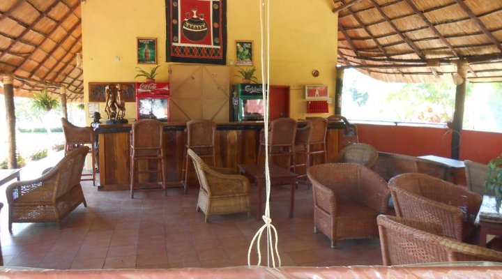 Cape Mac Lodge & Froggies Restaurant
