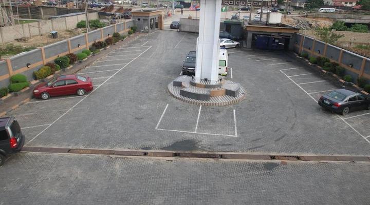 Jonaith Hotel & Suites