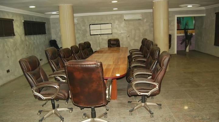 Jonaith Hotel & Suites