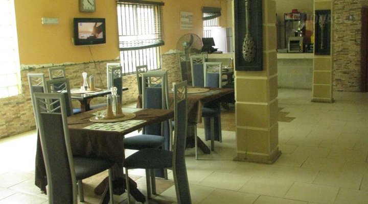 New World Inn (Okota)