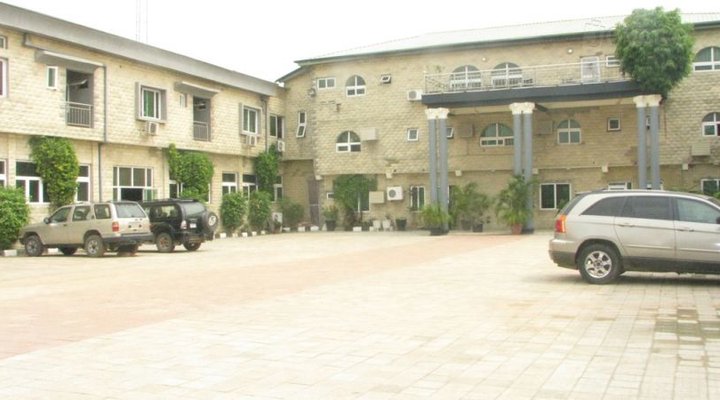 New World Inn (Okota)