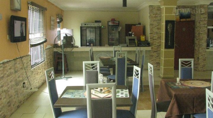 New World Inn (Okota)