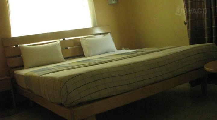 New World Inn (Okota)