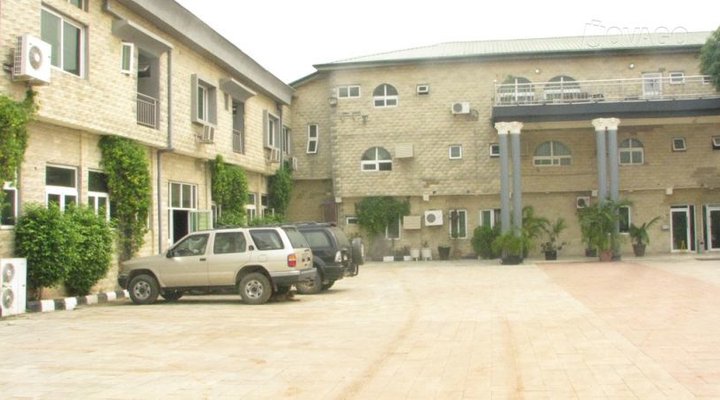 New World Inn (Okota)