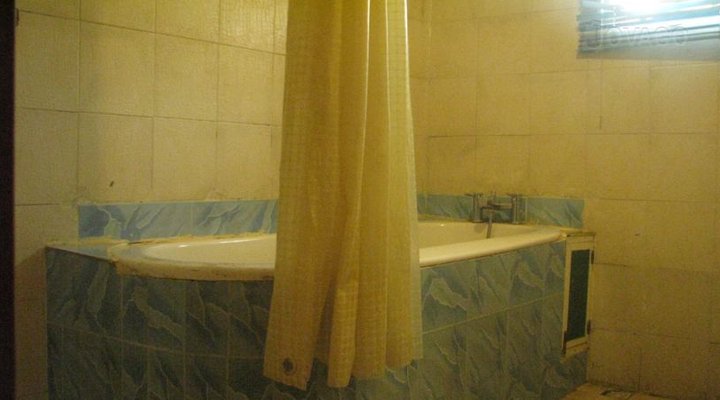 New World Inn (Okota)