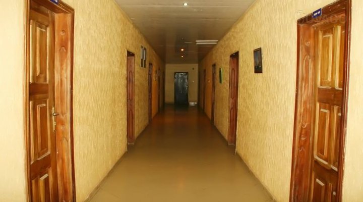 Nimot Hotel And Suites