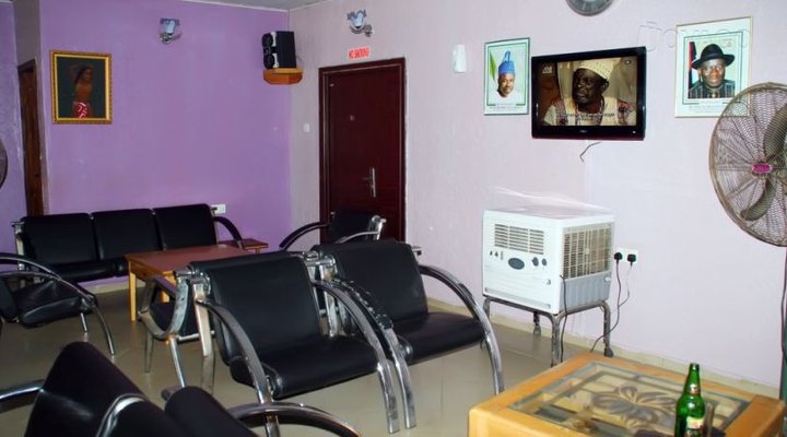 Nimot Hotel And Suites