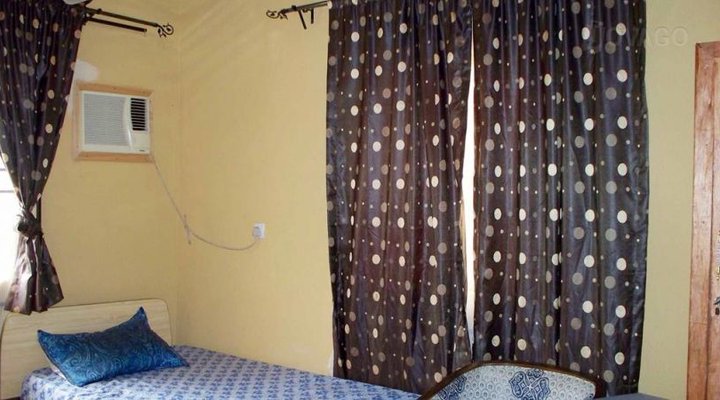 Ajibade Hotel & Gardens